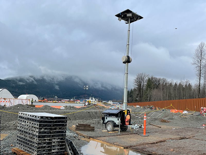 A construction light tower in the mountains