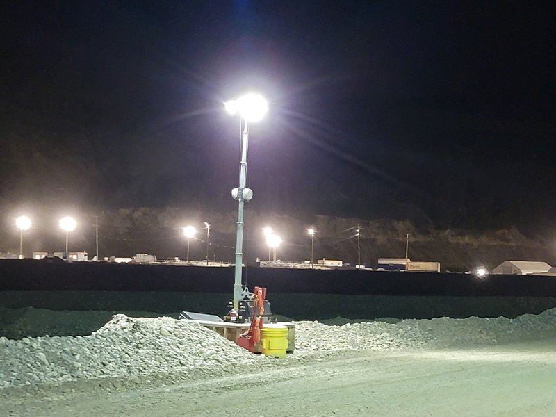 A light tower at night